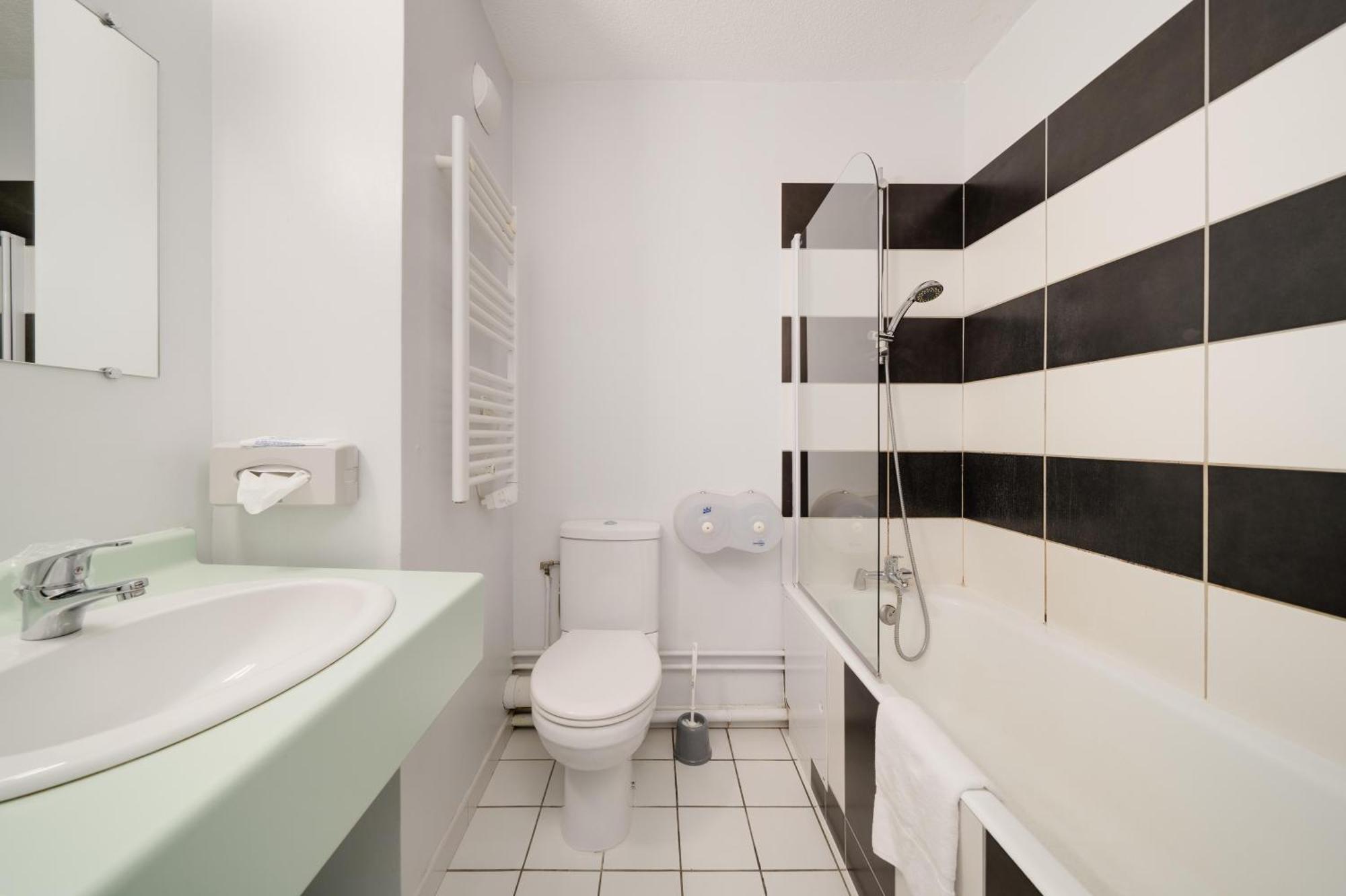 Hotel Acacia Nancy Sud Luneville Moncel-les-Luneville Bagian luar foto