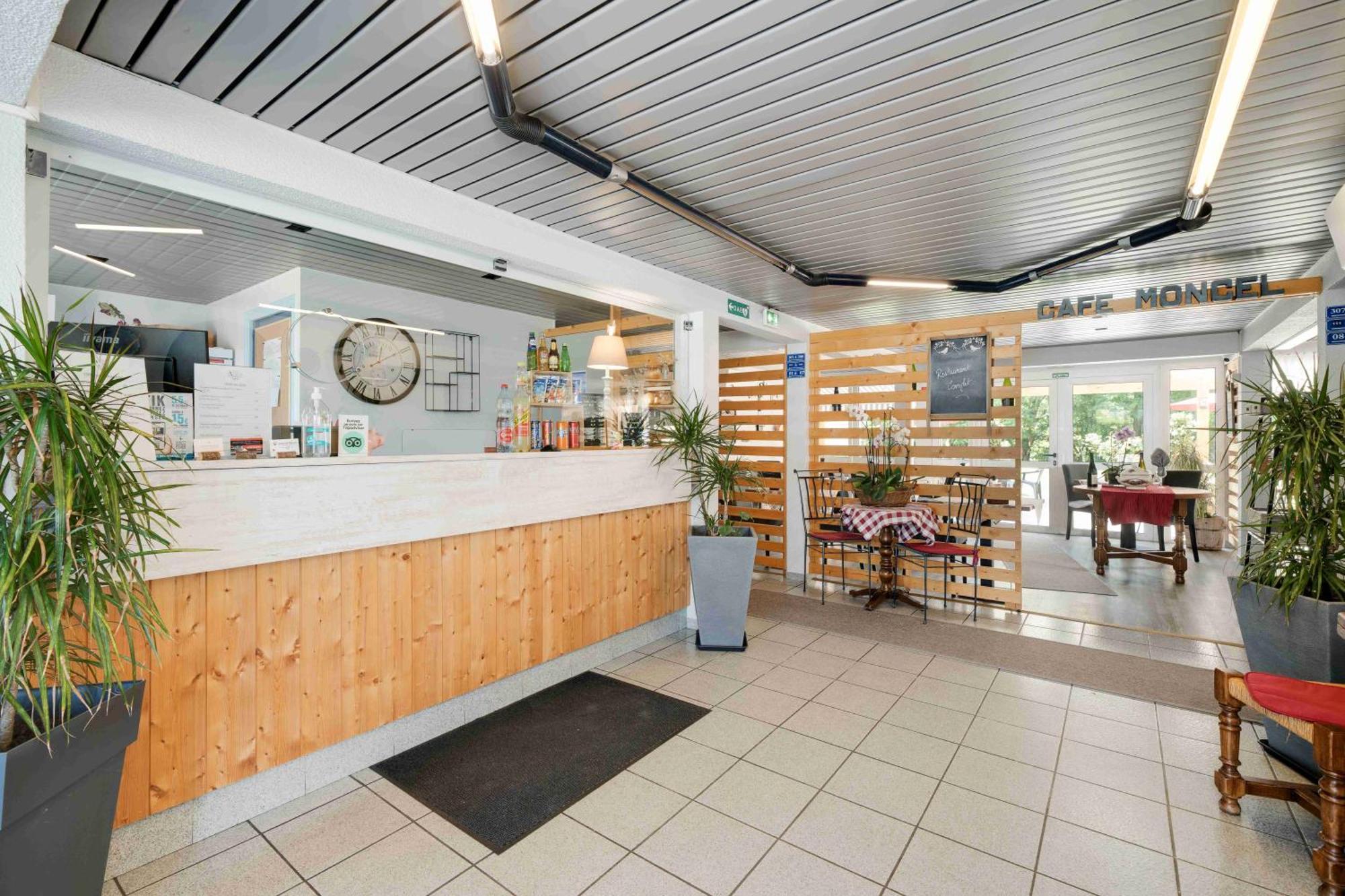 Hotel Acacia Nancy Sud Luneville Moncel-les-Luneville Bagian luar foto
