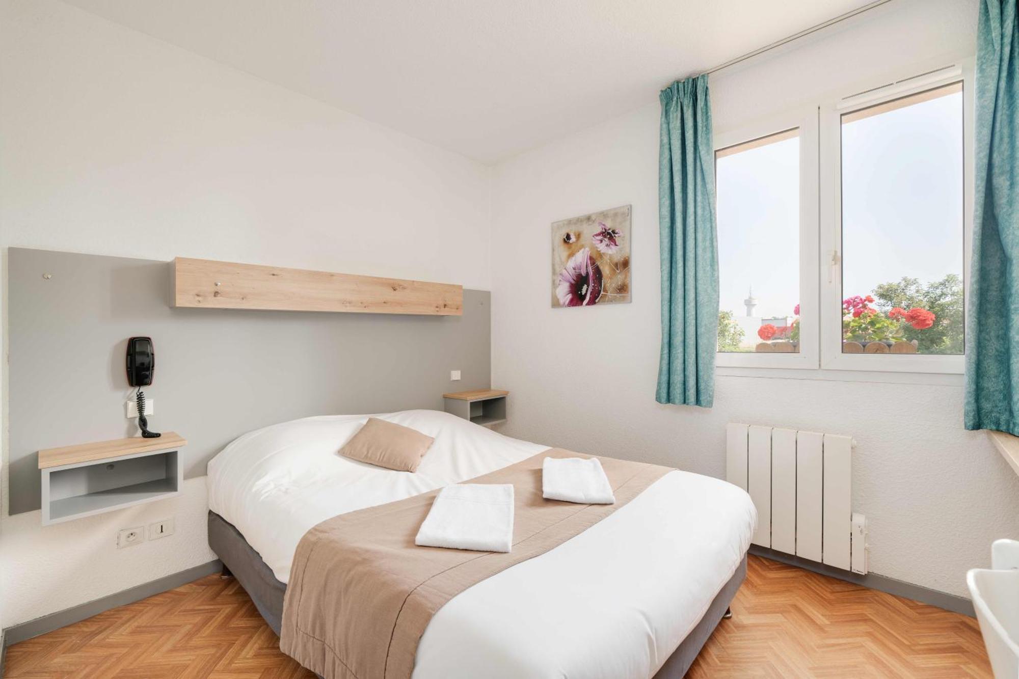 Hotel Acacia Nancy Sud Luneville Moncel-les-Luneville Bagian luar foto