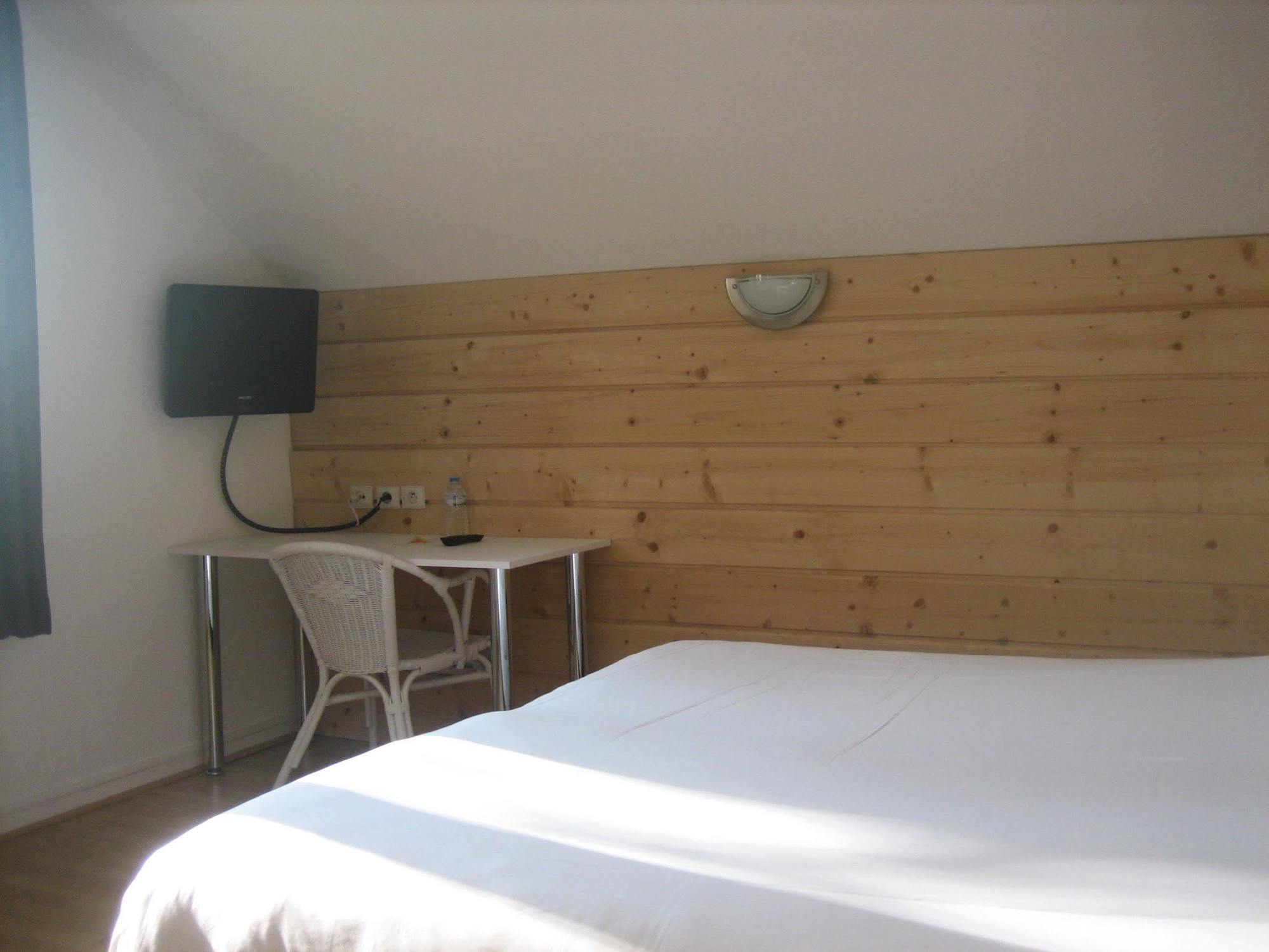 Hotel Acacia Nancy Sud Luneville Moncel-les-Luneville Bagian luar foto